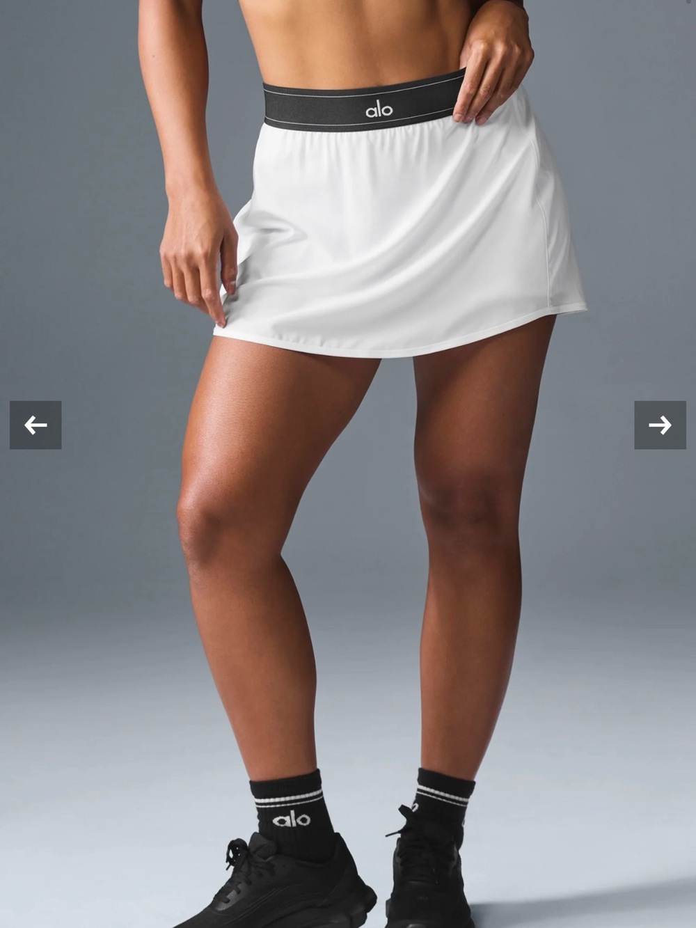 ALO Yoga White Skort with Black Elastic Waistband